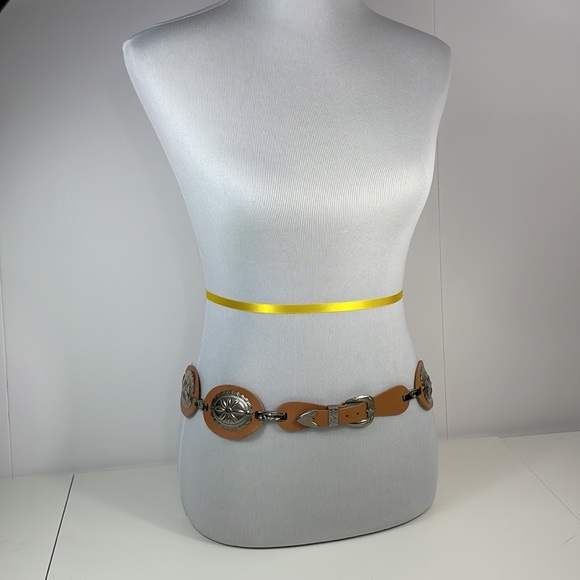 VINTAGE VERMILLION Leather bohemian cowboy belt, Size M - Picture 5 of 10